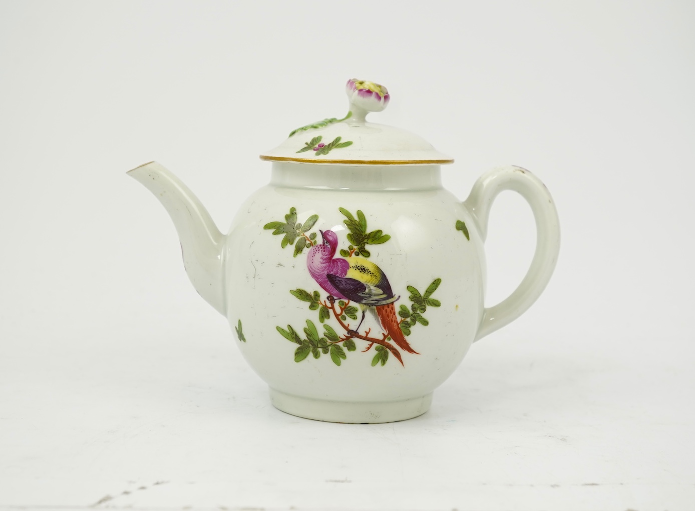 A Worcester teapot, hand painted with birds and foliage, c.1775, 17cm wide
